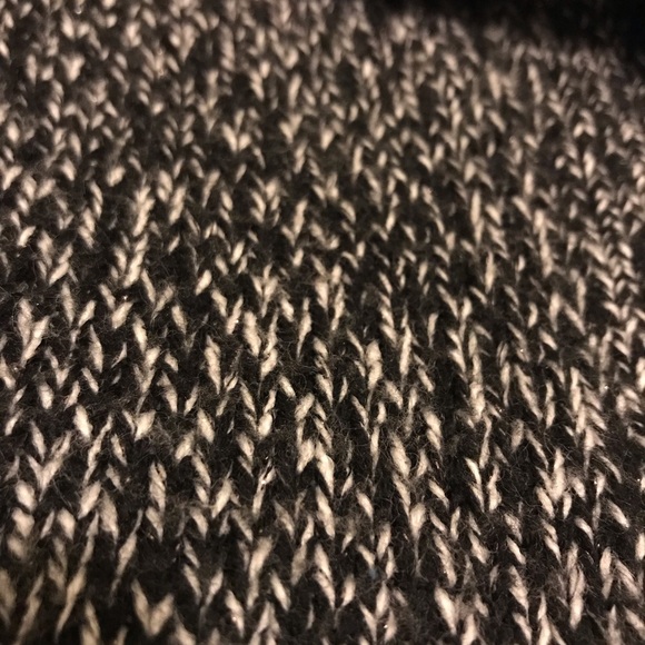 Sag Harbor- sweater with folded collar - Picture 5 of 6